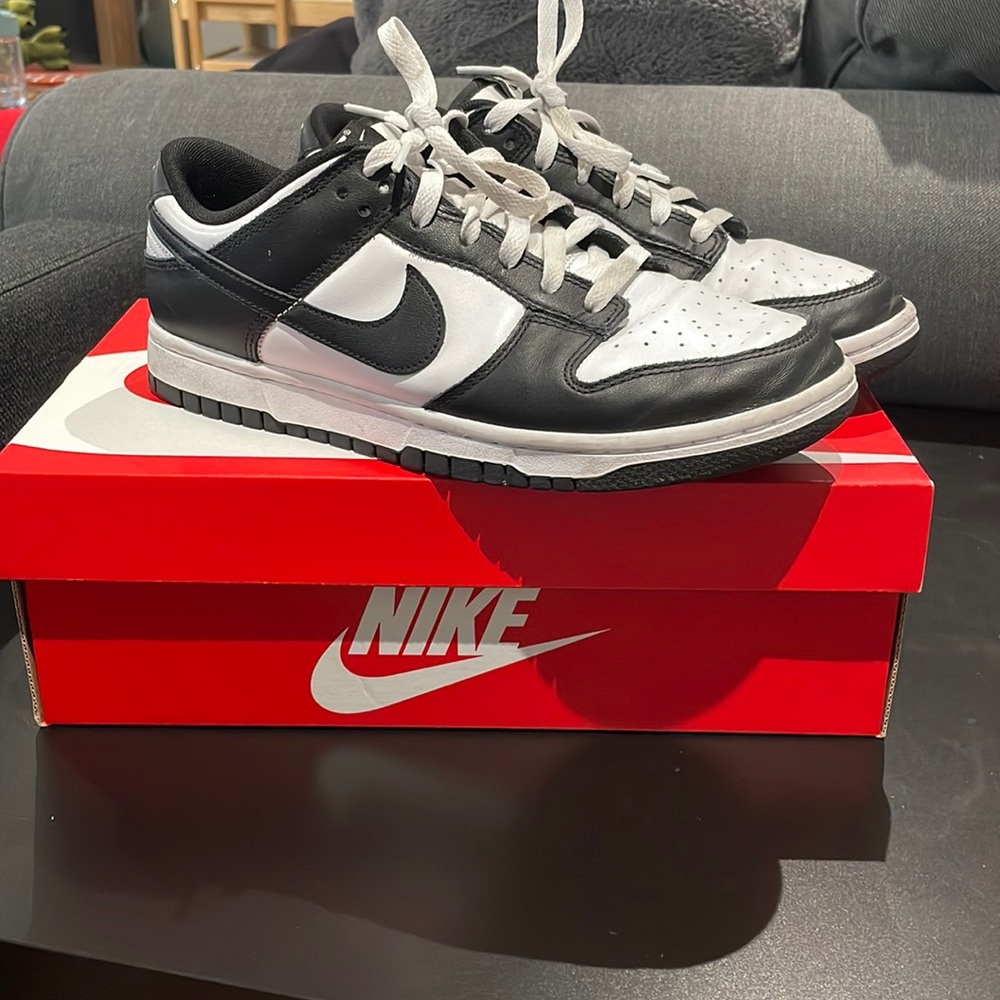 Nike panda dunk